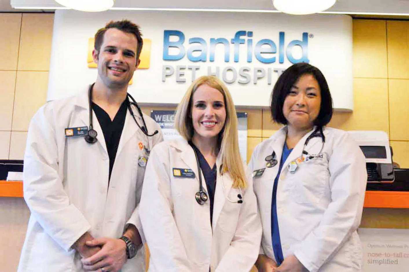 Tres veterinarios de Banfield