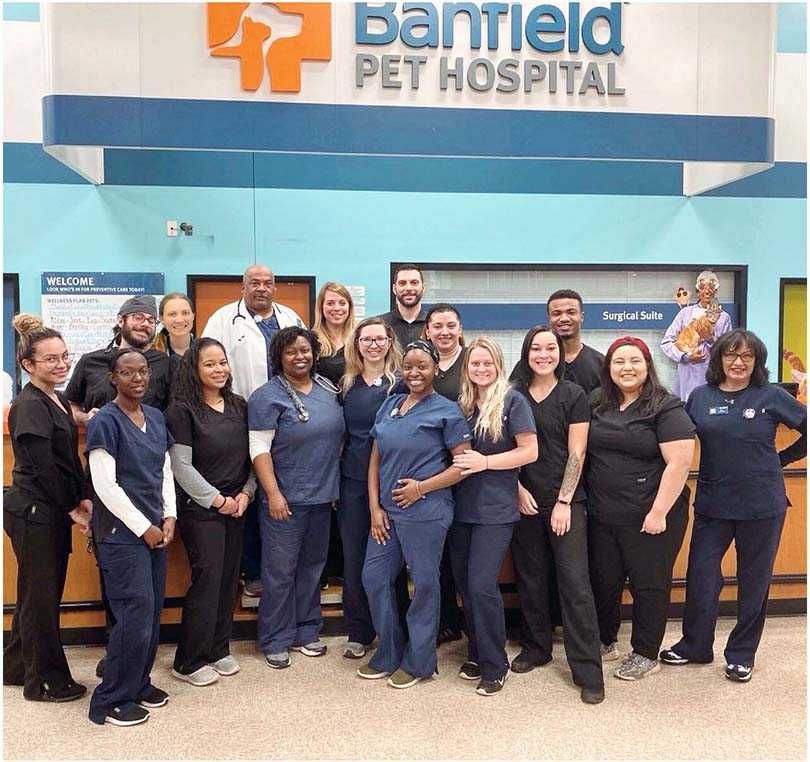 Grupo de asociados Banfield en el Banfield Pet Hospital